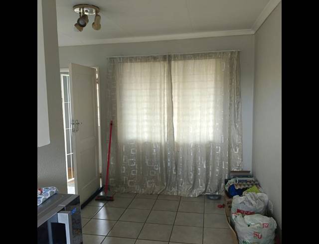 1 BEDROOM TOWNHOUSE FOR SALE IN GLEN MARAIS